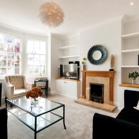 Modern Family Home In London Close To Amenities And Train Dış mekan fotoğraf