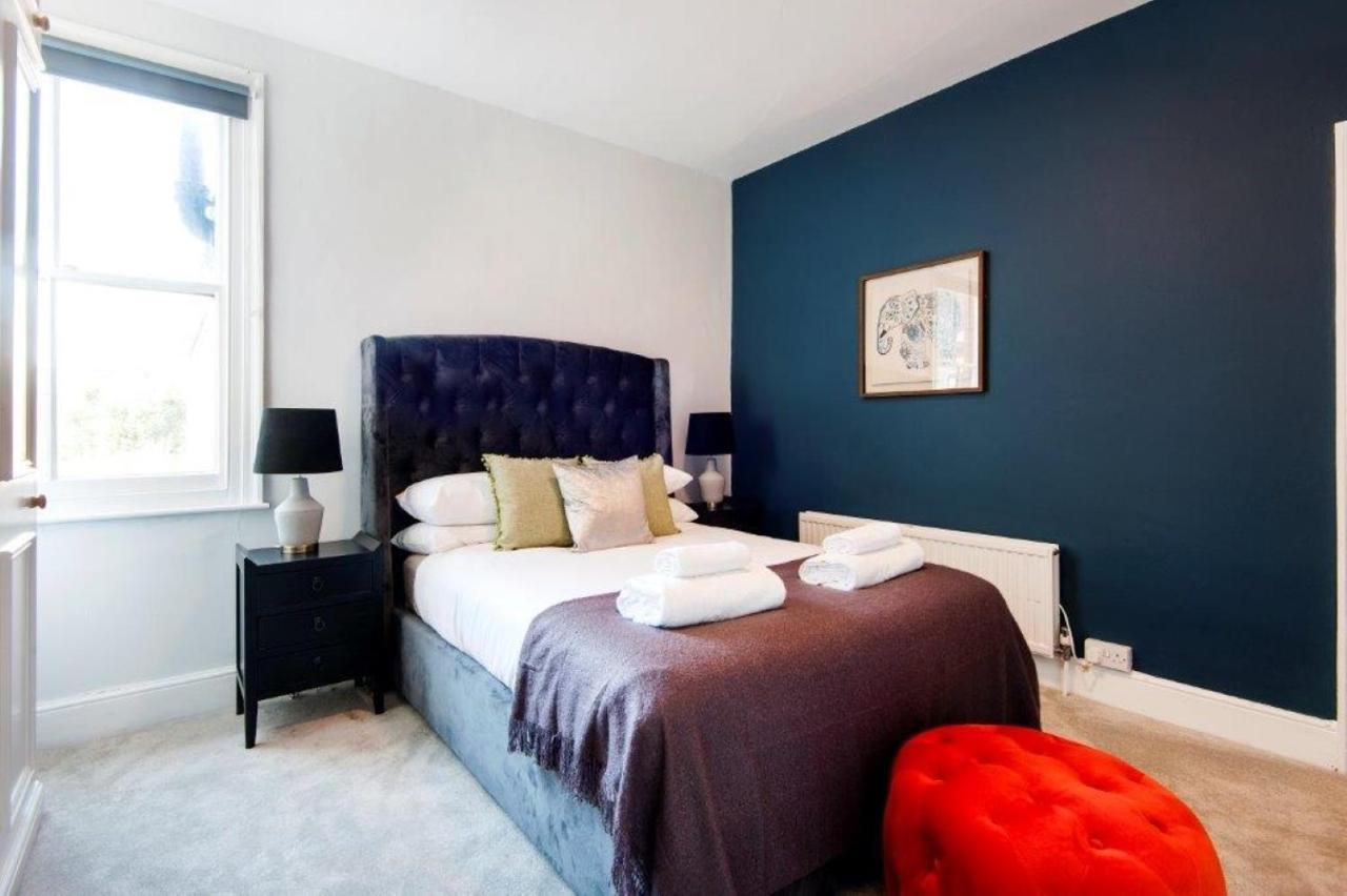 Modern Family Home In London Close To Amenities And Train Dış mekan fotoğraf