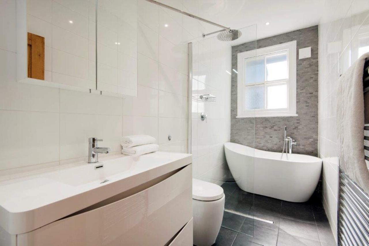 Modern Family Home In London Close To Amenities And Train Dış mekan fotoğraf