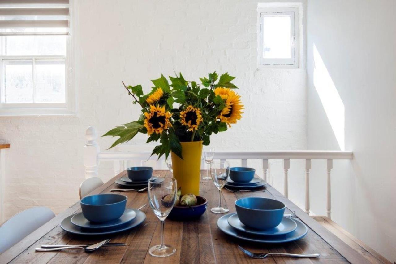 Modern Family Home In London Close To Amenities And Train Dış mekan fotoğraf