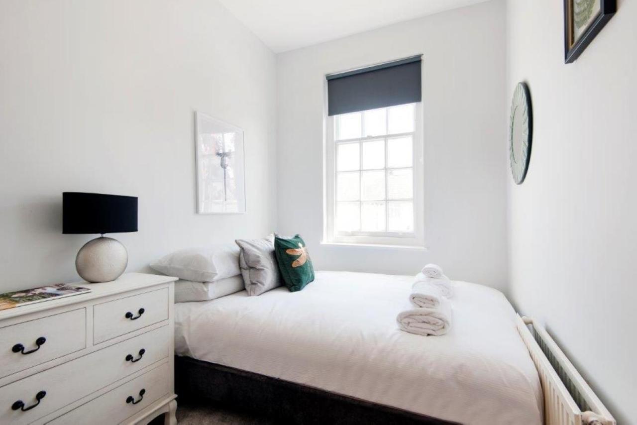 Modern Family Home In London Close To Amenities And Train Dış mekan fotoğraf